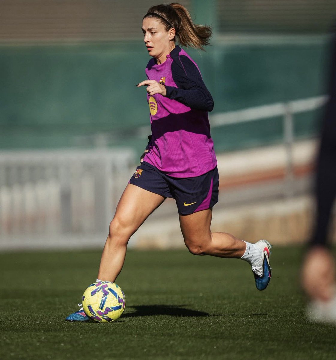 foreverbomshell's tweet image. Extrañaba un buen el contenido de Ale en la página del Barça 🥺❤️‍🩹