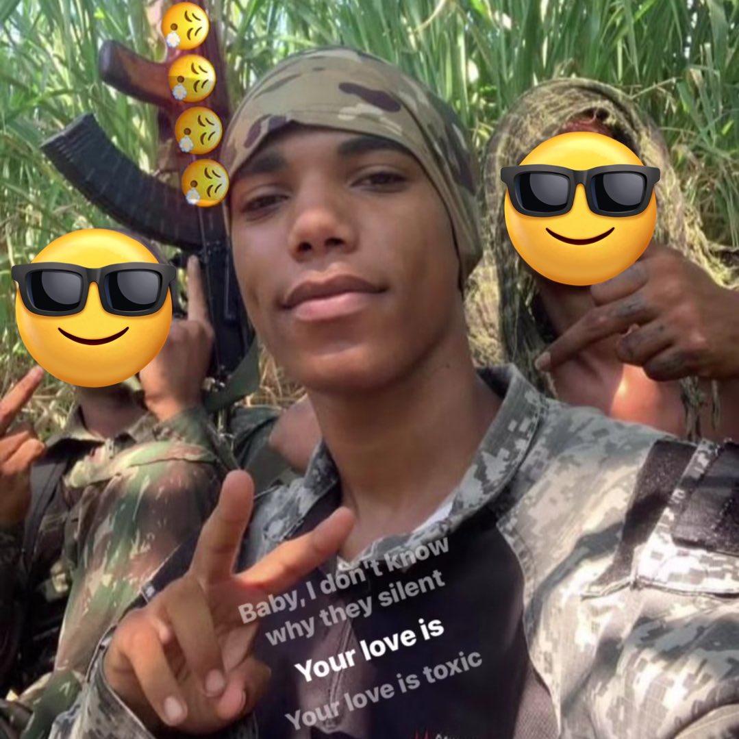 baudorio's tweet photo. ⚠️VEJA: O traficante "Cavalinho" foi morto pelo 15BPM durante uma operação na favela do Corte 8 (CV), em Duque de Caxias, na Baixada Fluminense.

O criminoso ganhou "fama" nas redes sociais após participar da tomada dos morros do Campinho e Fubá para o Comando Vermelho. https://t.co/cTo0sC5ZsT