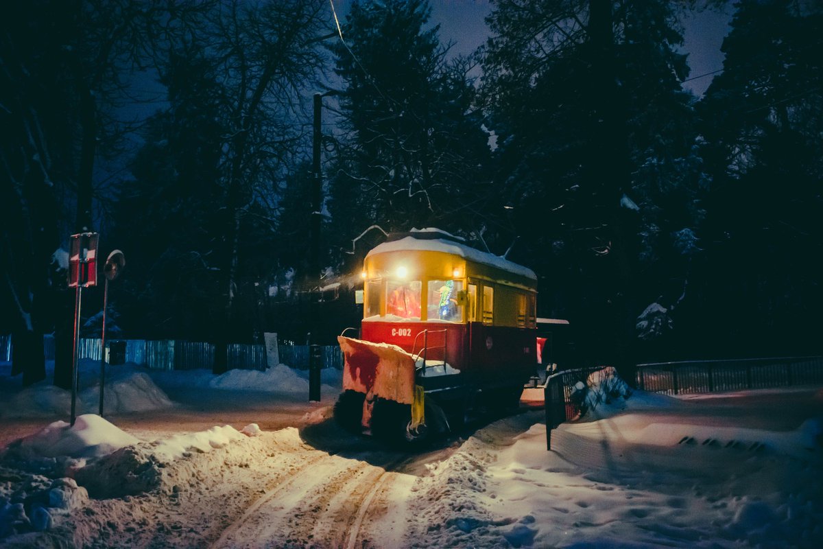 Місто спить — снігач працює! ❄️