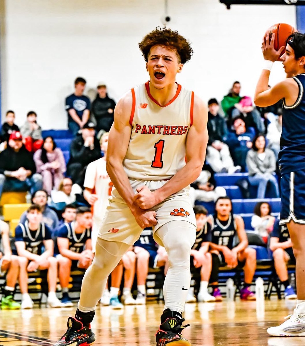 THE BOYS TAKE ON THE WITCHES
@🏡 AT 7 TONIGHT‼️‼️
WEAR YOUR JERSEYS AND BE LOUDDDDDD🎽🏀🏈