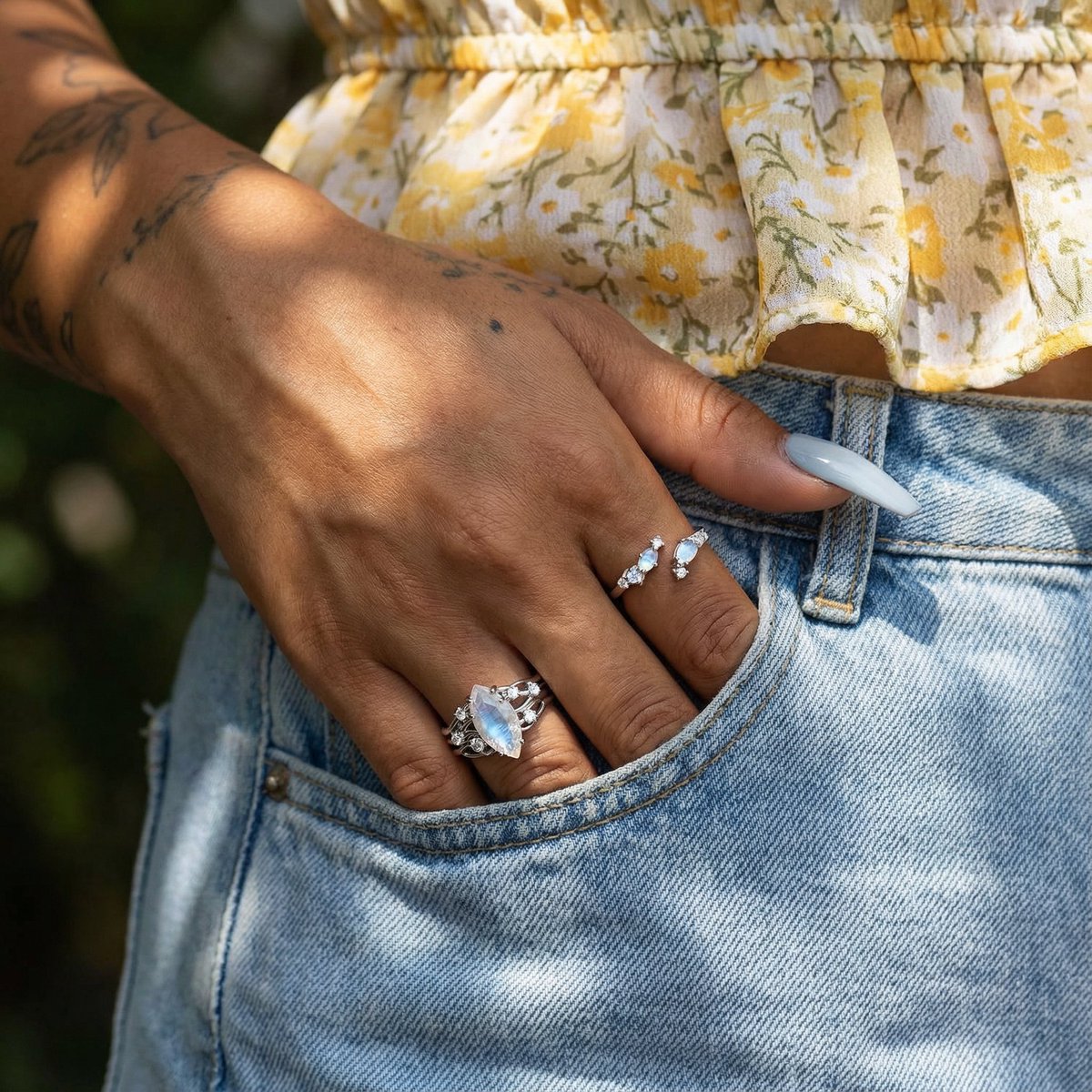 Crytale_Jewelry's tweet image. Moonstone Glow + Denim Vibes 💛

Casual fits deserve a little magic—these moonstone rings turn a basic jeans + top look into something dreamy. The iridescent sheen hits so good in sunlight. ✨

Which stack would you pair with your weekend outfit?

#moonstonering #casualjewelry