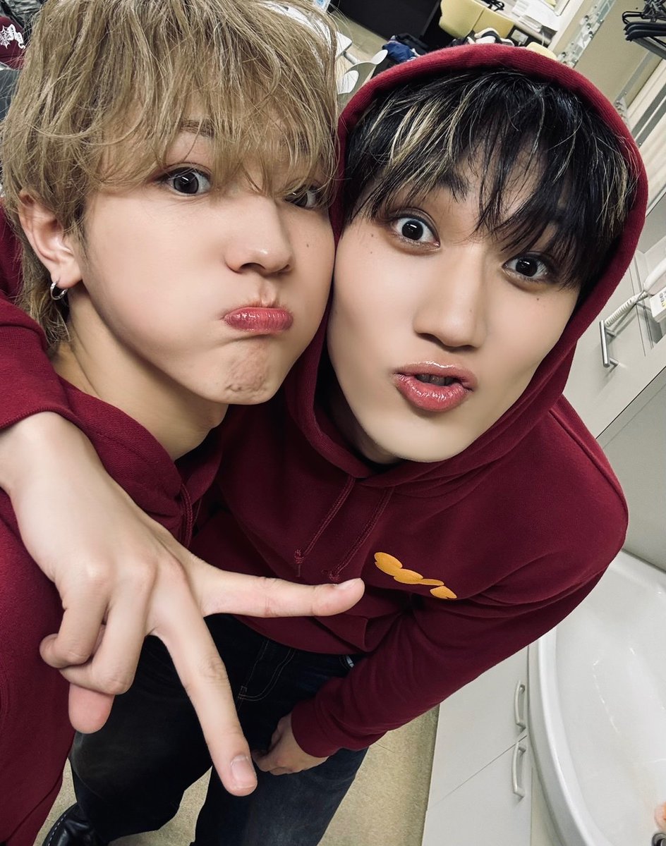 wildblue_ykme's tweet photo. [NAOYUTO]

昨日はインスタライブ遊びに来てくれてありがとう〜！！😊✨

#WILDBLUE #鈴川直弥 #NAOYA
#池田優斗 #YUTO https://t.co/8SNSojGanY