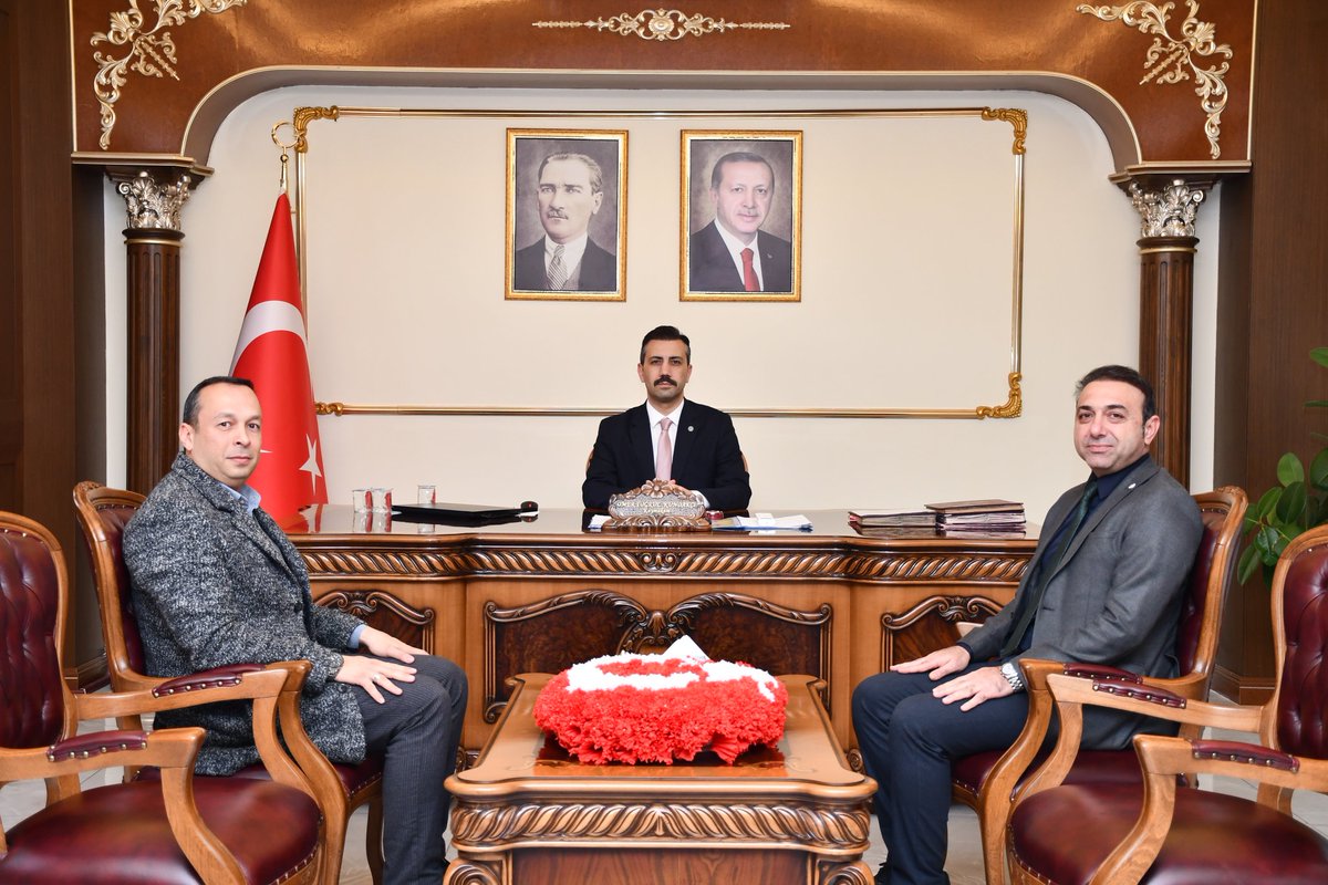 📍 Kaymakamlık Makamı

✅Kaymakamımız <a href="/otugrulkundakci/">Ömer Tuğrul KUNDAKÇI</a>, 10 Ocak İdareciler Günü münasebetiyle ilçemizdeki görev süresini tamamlayan İlçe Millî Eğitim Müdürü Ufuk Çete ile İlçe Tarım ve Orman Müdürü Abdullah Osmanoğlu’nu makamında kabul etti.

<a href="/TC_icisleri/">T.C. İçişleri Bakanlığı</a> 
<a href="/Mardin_Valiligi/">Mardin Valiliği</a>