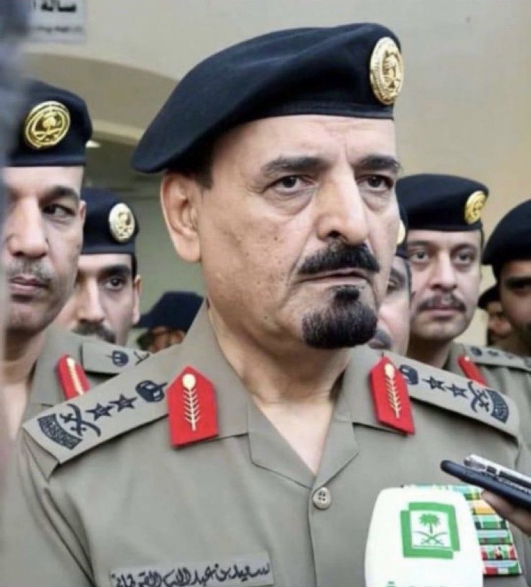 رحم الله الفريق أول سعيد بن عبدالله القحطاني رحمة واسعة وجعل الفردوس نزله كان يجل والدي كثير التواصل معه رحمهما الله جميعا