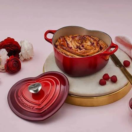 Ay, yo si quiero mi olla le creuset en forma de corazón