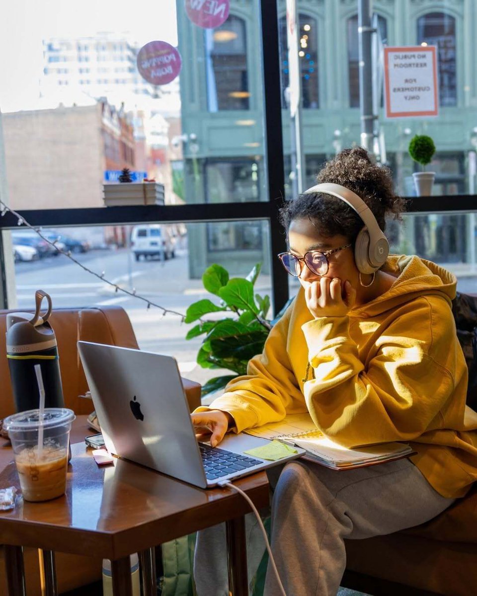 Point Park alumni—what class or professor challenged you the most in the best way?
Was it a late-night rehearsal, a tough critique, or a project that pushed you outside your comfort zone? Tell us below 👇