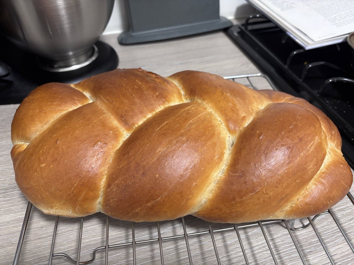 bakinghunter's tweet image. My first Challah loaf, will do more plaits next time.