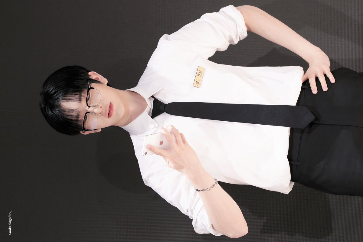 っ⩊＜ tweet media