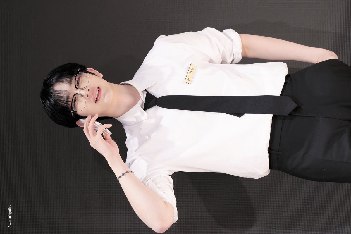 っ⩊＜ tweet media