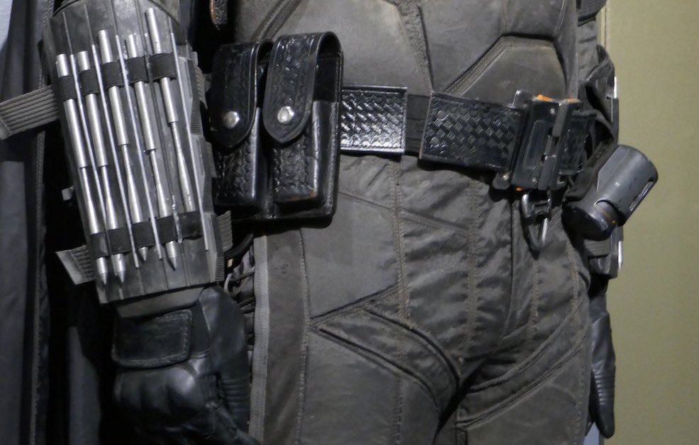 nightswayness's tweet image. The details of Robert Pattinson’s Batsuit