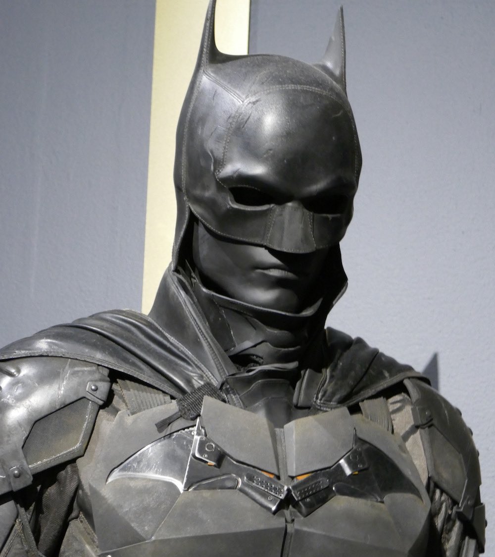 nightswayness's tweet image. The details of Robert Pattinson’s Batsuit