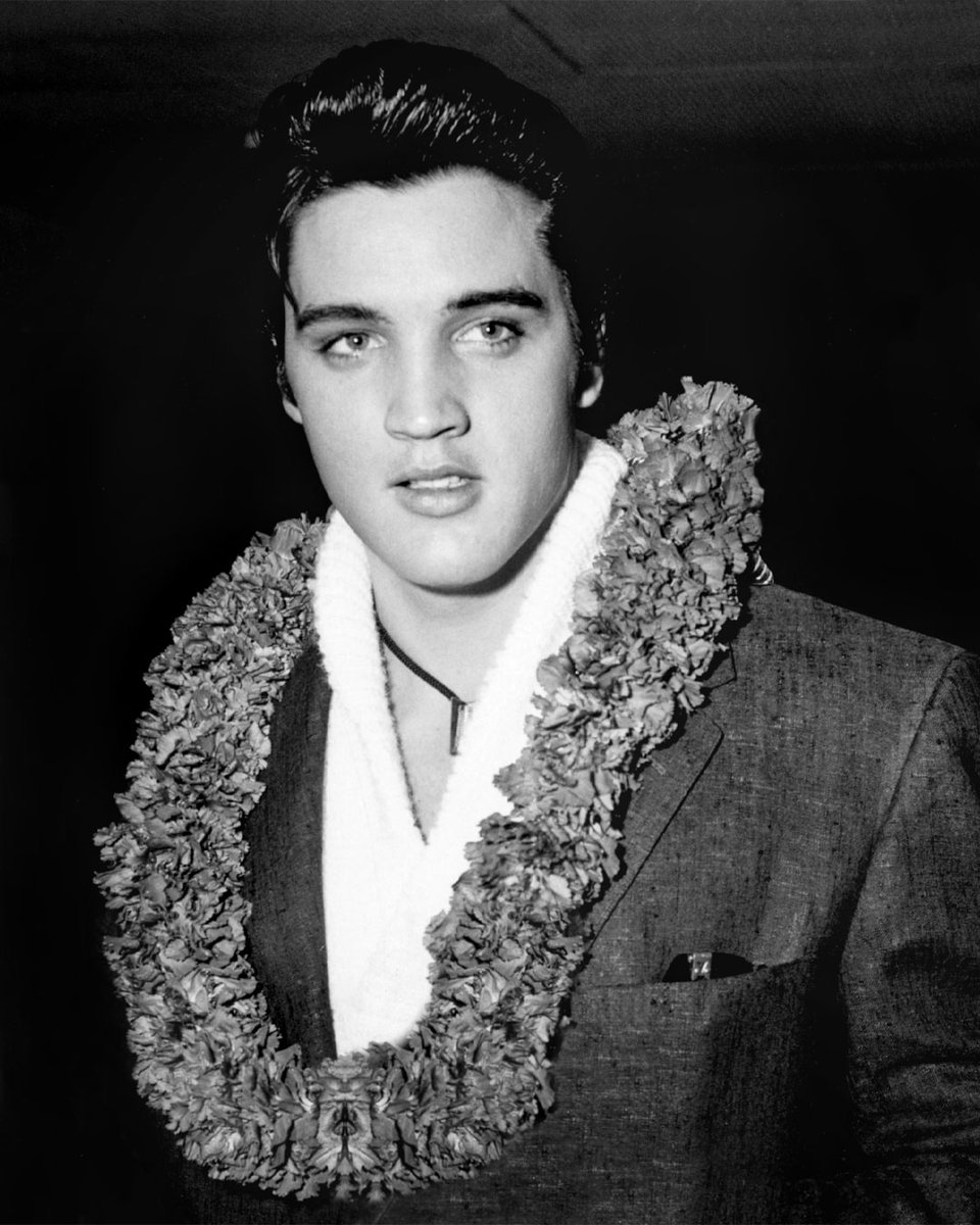 Elvis Presley tweet media