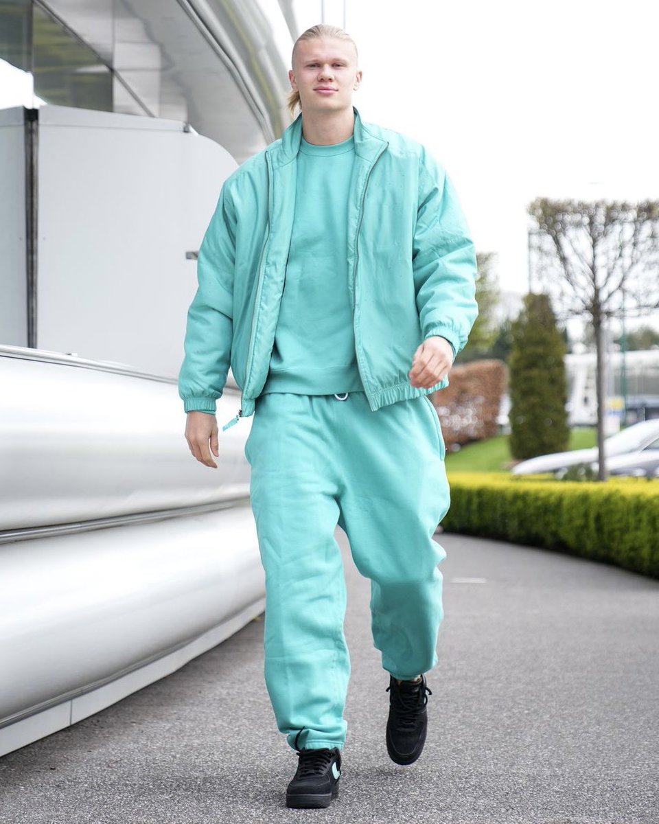 _ManCityArg's tweet image. Che bro hacemos un survival pero no se puede usar creativo

El hijoeputa de mi amigo a los 5 minutos: