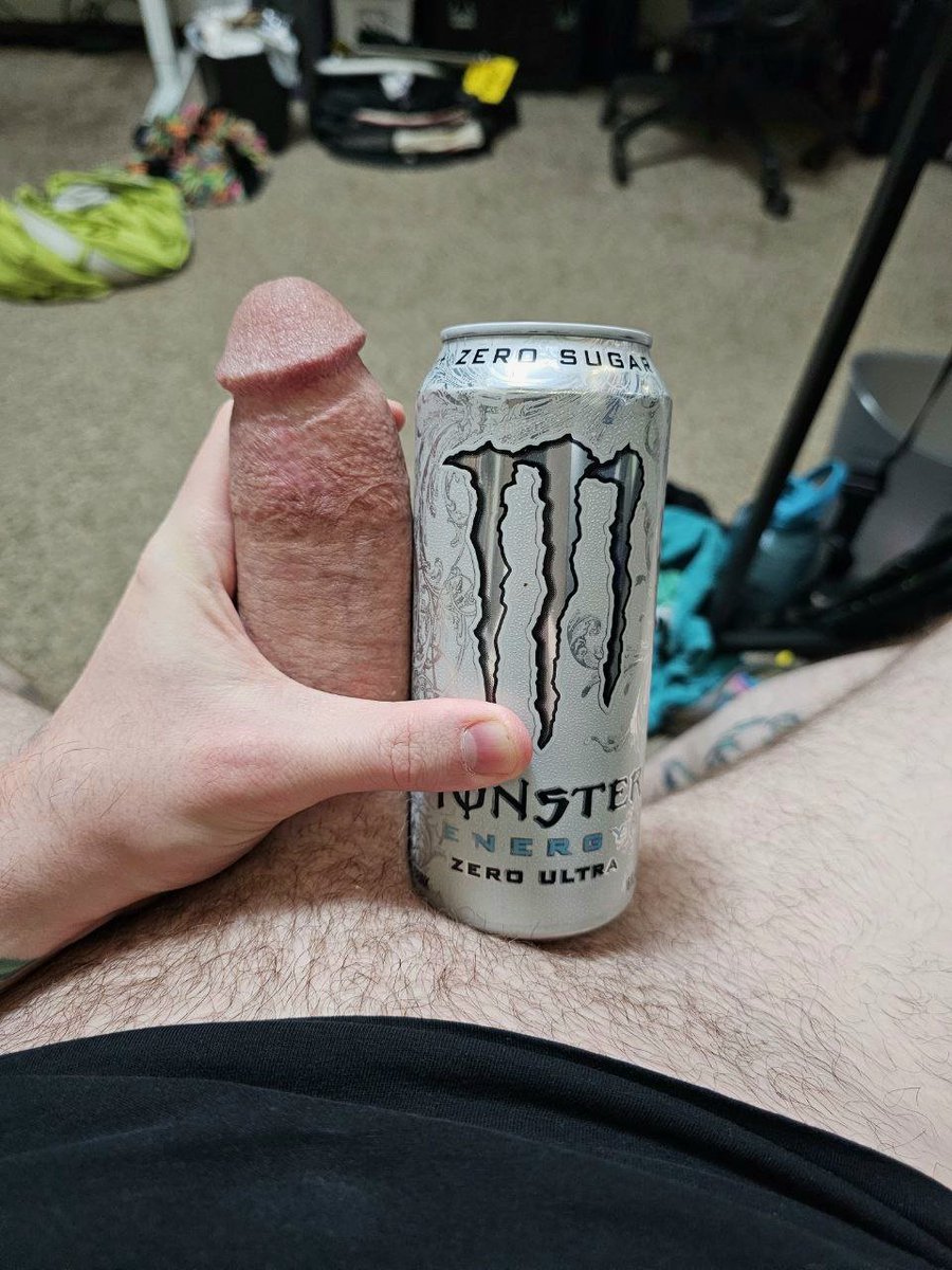 Something something white Monster. Come get your mouth on it 🦴 

#IRLnudes #FCF #FatCockFriday
