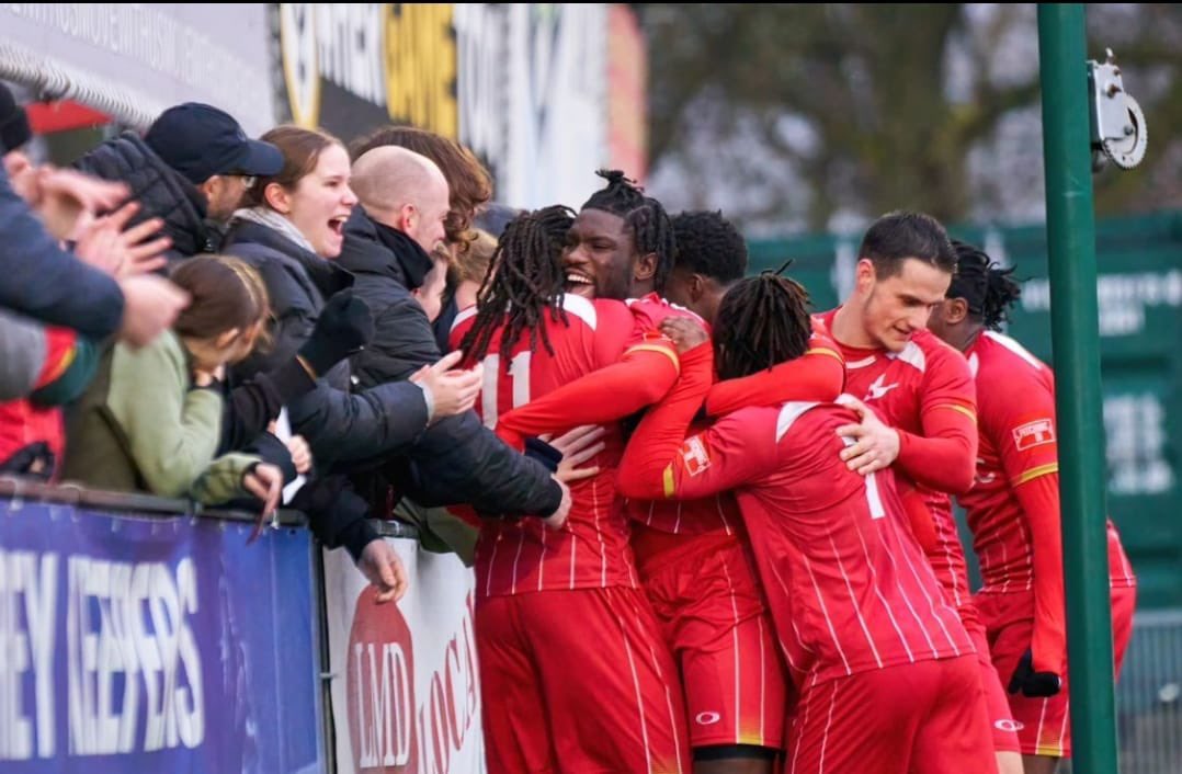 davidsmith_9's tweet photo. It’s been an absolute pleasure representing this club over the past 15 months. I’ve met some incredible teammates, staff and supporters who made me feel welcome from day 1 which I will be always grateful for. Wishing the club nothing but success in the future ❤️ @CarshaltonA_FC https://t.co/YKOwqhsUca