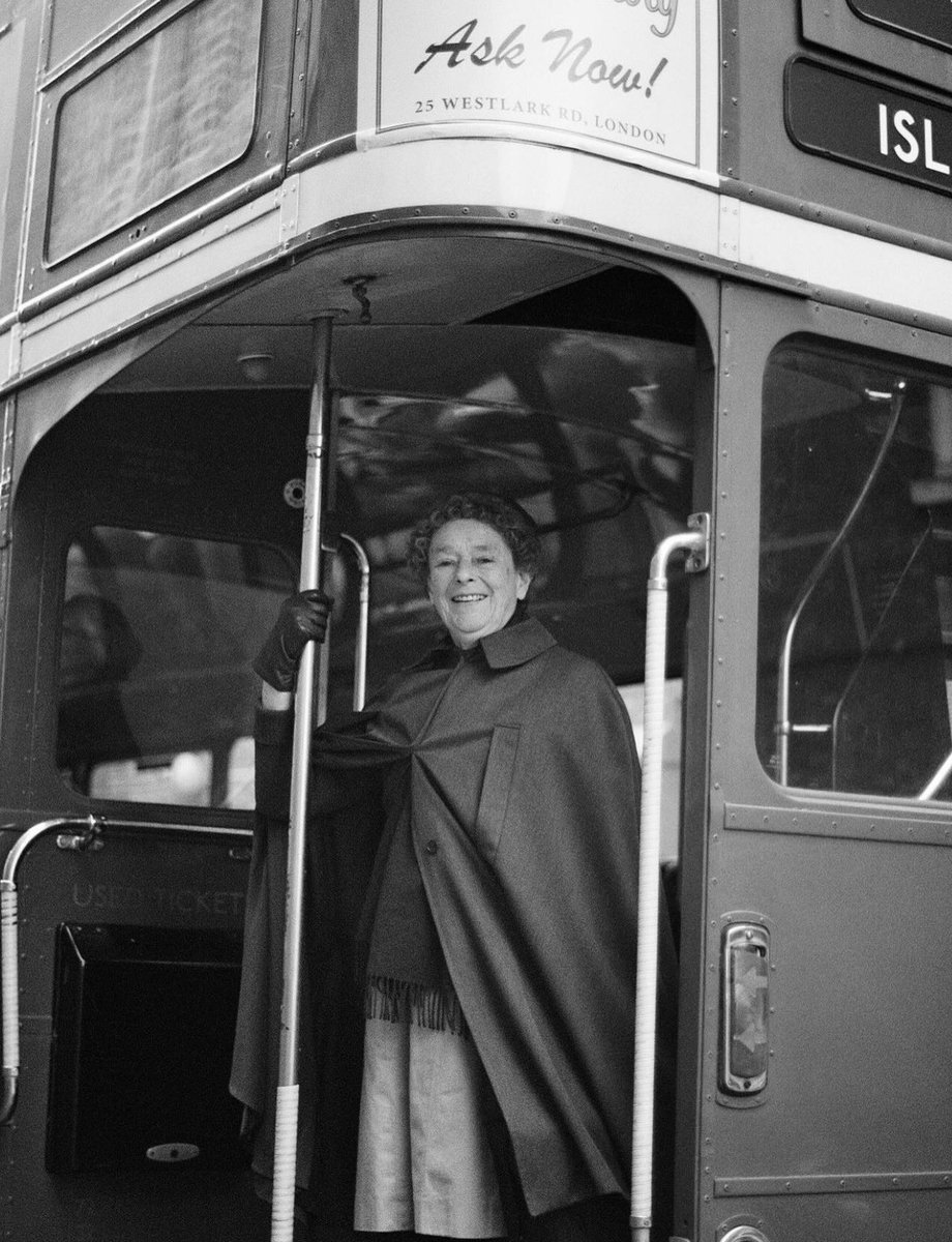 Linda Bassett tweet media