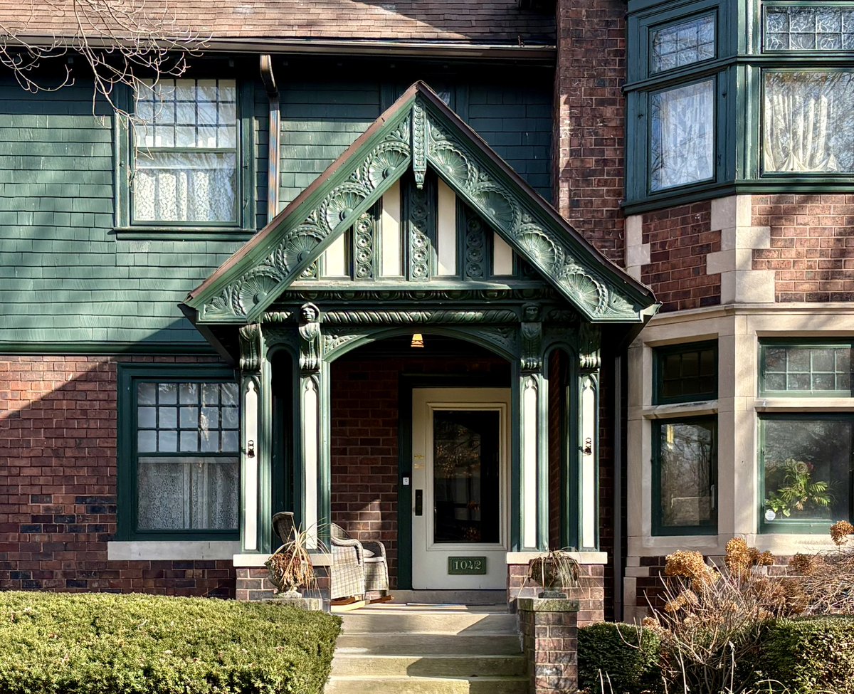 JoshLipnik's tweet image. The Charles C. Hinchman House (1902) in Detroit’s Indian Village neighborhood, an early residential design by Albert Kahn with a glorious carved wood entryway.