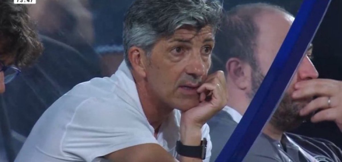 icardil9's tweet image. ماهو وقت مغامرات ولا هو وقت اعطاء ثقة الدور الاول بينتهي والشباب بيكون قبل الاخير مستوعب هالشي ؟؟  #اقاله_الغواسيل_مطلب_شبابي

مدرب اكمل 21 مباراة يخسر ويتعادل من اندية اقل منه ولا عنده اي بصمة في ارضية الملعب اتحداك تلقى بصمة تكتيكيه منه 

فكنا منه يرحم والديك الجمهور معك ماهو…