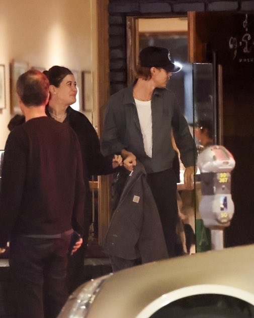 Roxxxie_vv's tweet image. 