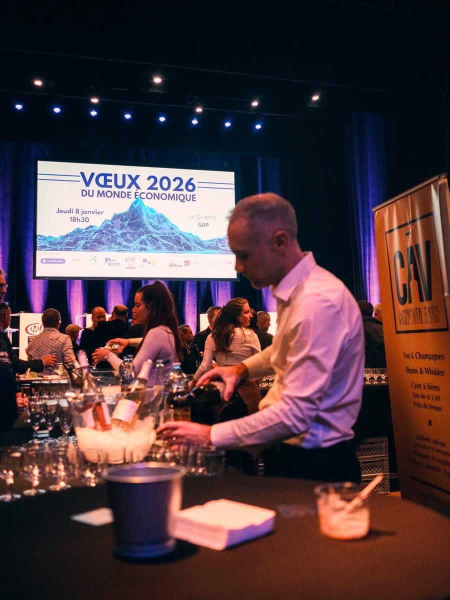 Un grand merci à la Cave des Vins Bertrand qui a servi hier soir nos Brut Nature, Brut Rosé Nature et Rosé Goût des Vacances by <a href="/DomaineAllemand/">Domaine Allemand</a> lors des traditionnels vœux du monde économiques 🤩🥂💫!