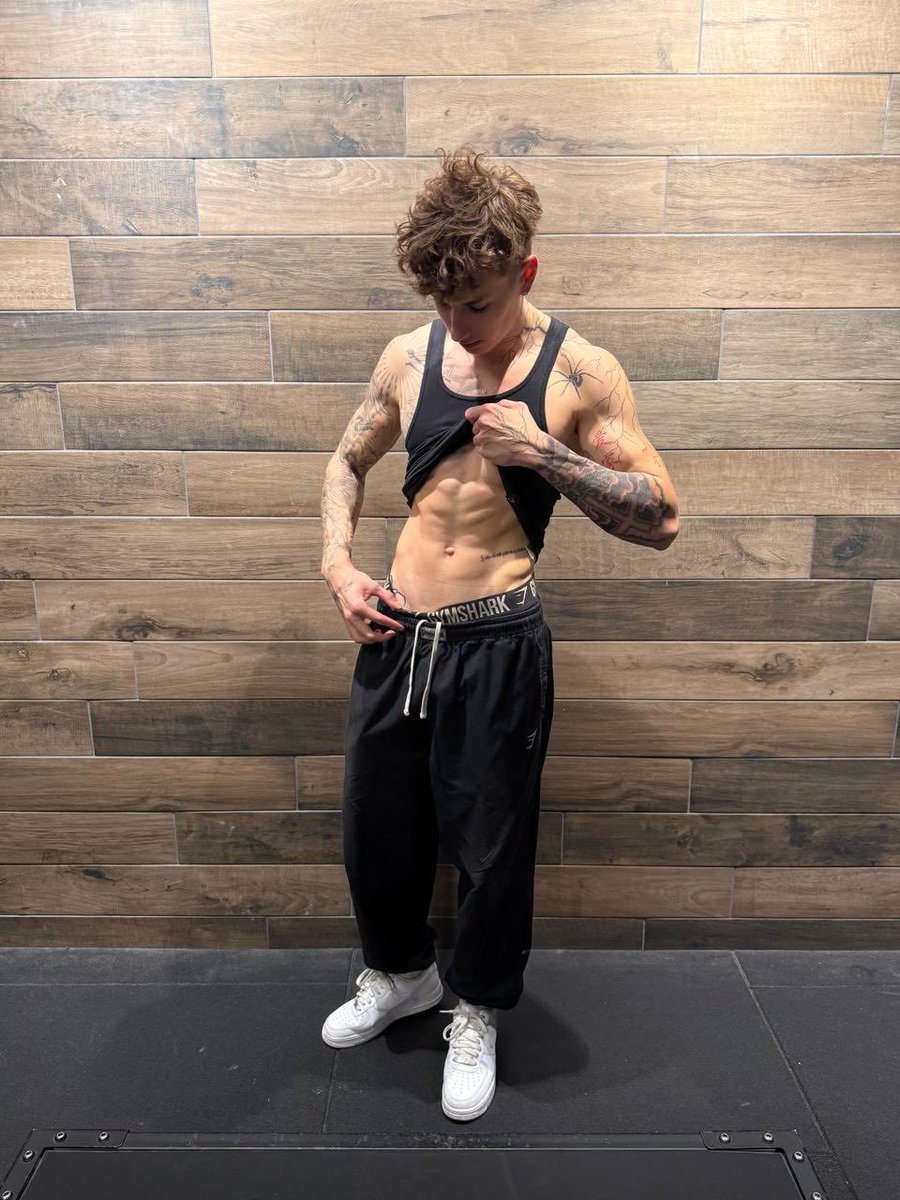 Clément tweet media