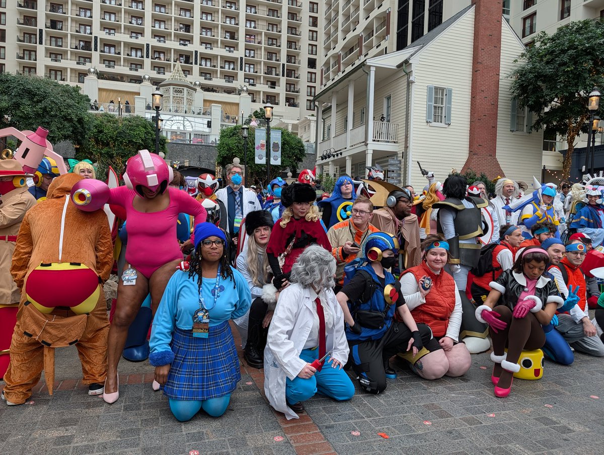 megarock_exe's tweet image. The Mega Man cosplay photoshoot is here! #MAGFest