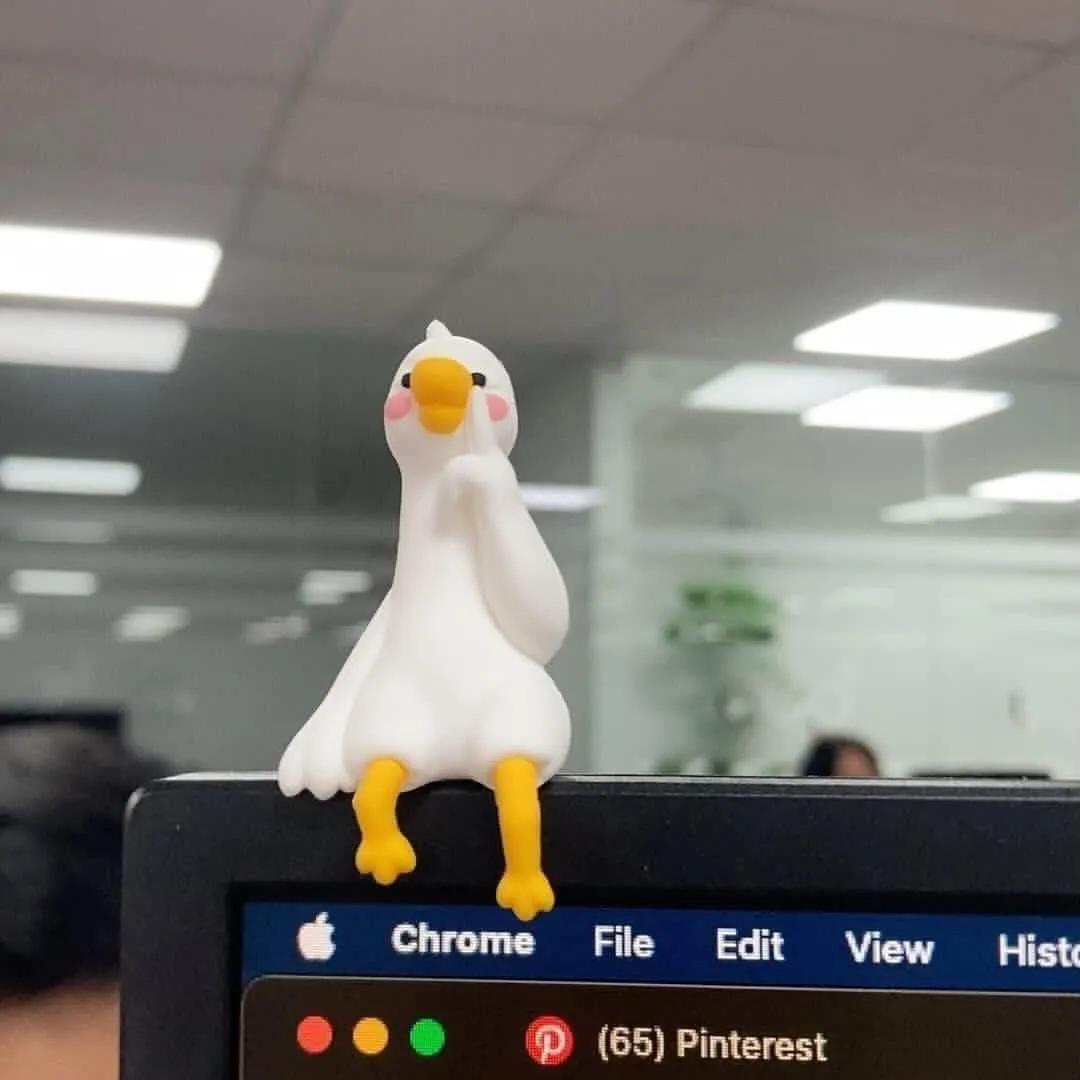 20 anos de prosperidade pra quem curtir o patinho mais cheio de pose dessa vida 🤏🏻🩷