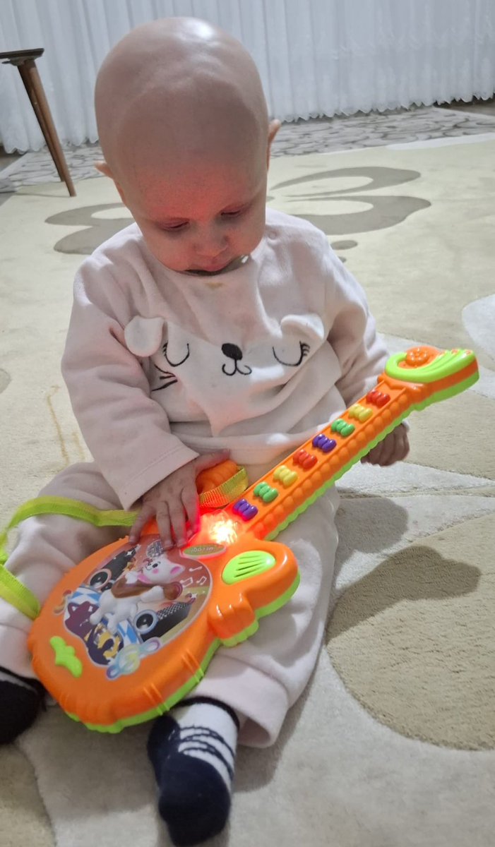 Lösemi çocuklarımız için ;
Bir oyuncak , bir gülümseme ve bir umut ,
inanın yüzlerce kemoterapi ilacından ve antibiyotikten daha etkili . 
Siz de LÖSEV’e bağış yaparak umudumuzu çoğaltıp hayat verebilirsiniz