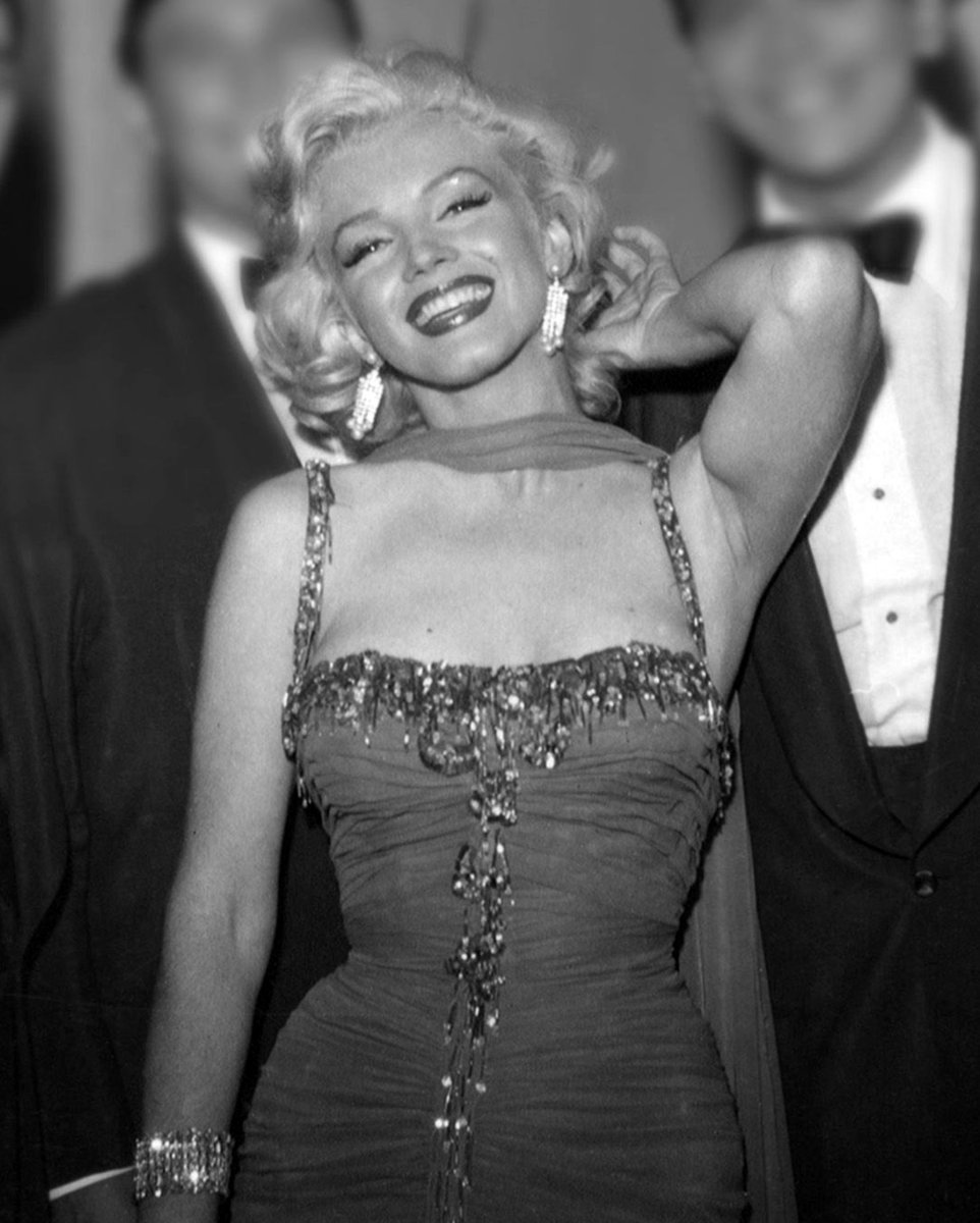 HGACinema's tweet image. Marilyn Monroe photographed by Bernard of Hollywood, 1953.