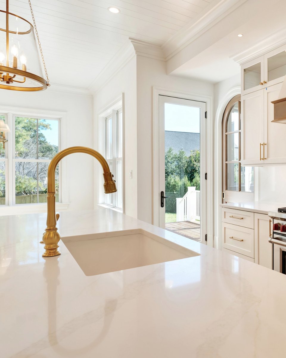 WhitestoneHome's tweet image. Natural light built into every corner. ☀️