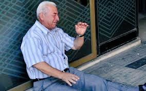 Πιερία: Αυτοκτόνησε κτηνοτρόφος αφού θανατώθηκε το κοπάδι του λόγω ευλογιάς. 

Μην αγχώνεστε εκεί στην <a href="/omadaalithias/">Ομάδα Αλήθειας</a>, ξεκινήστε να ποσταρετε τα ΑΤΜ του 2015. 🤝