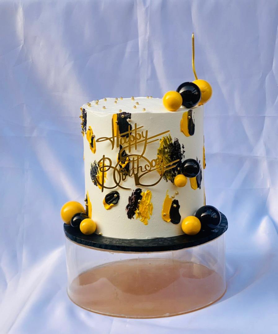 kanu_sharon's tweet photo. Thank you, Jade. 

I never have to doubt your service and i’m always quick to recommend you because you always show up and show out. 
Everyone loved this cake. 
I looked so good and tasted even better. 

Thank you for always being excellentt❤️@cakesbyjade__ https://t.co/qRFE9pm8nf