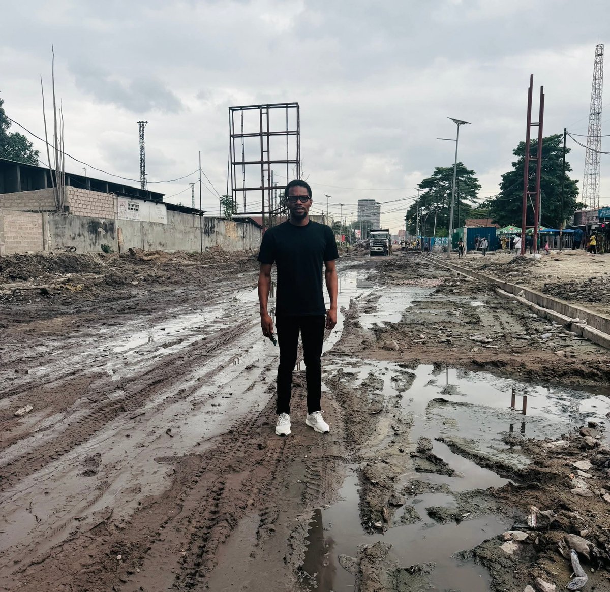 EnarRdc's tweet photo. INSTANT

Kinshasa la belle, commune de Kinshasa, avenue Kabambare. https://t.co/lajhnshY7l