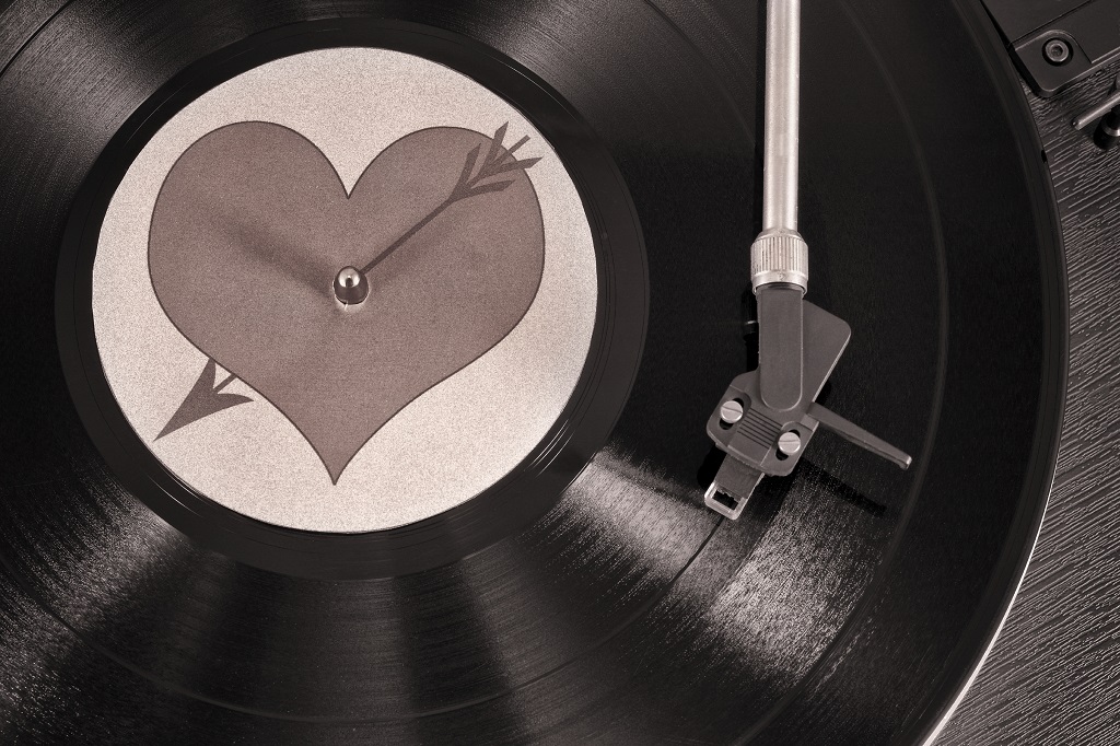 RollingStoneFra's tweet photo. PLAYLIST : C'est l'heure de la sélection du week-end : https://t.co/1CBAE4vR3N

#playlist #metal #FatherJohnMisty #thecribs #papooz #oraclesisters #theanimeros #tessarosejackson #dirtyrodeo #AngelDust #francisrossi #olivejones #eccavandal https://t.co/k82O8NgN6x