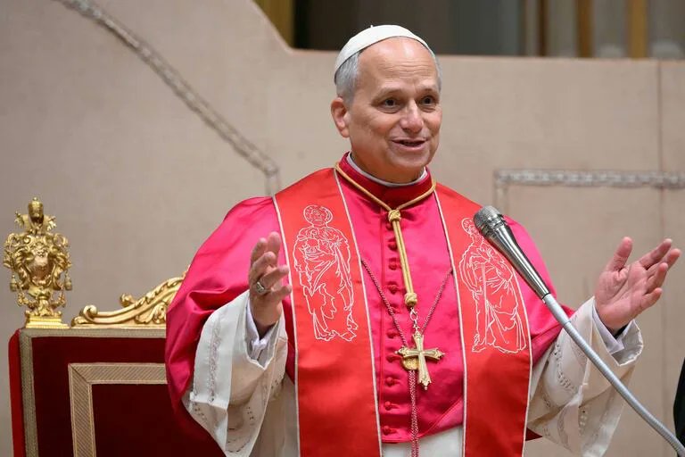El Papa León XIV ha dirigido un discurso interesantísimo a los miembros del cuerpo diplomático. De veras merece la pena  leerlo. Entre otras citas, aquí van unas cuantas...

«El lenguaje ya no es el medio preferido por los seres humanos para conocerse y relacionarse entre sí.»