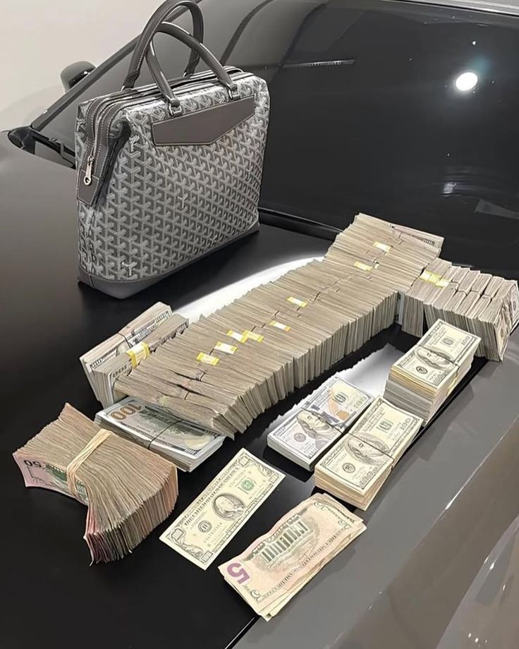 Dea_rMen's tweet image. Pick ONE and live with it:

A) Fame without money
B) Money without fame
C) Power without recognition