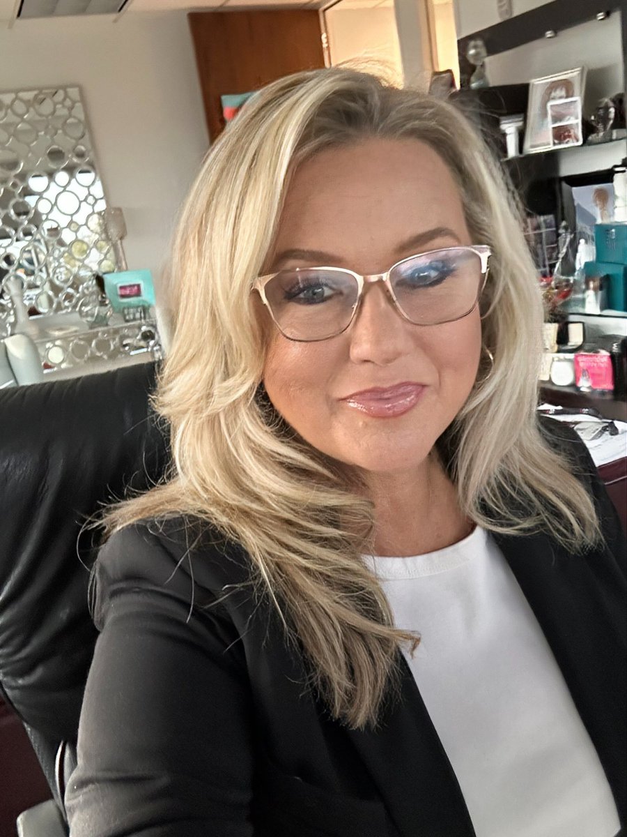 BLONDEJENFREAK - THE CLASSY SLUT tweet media