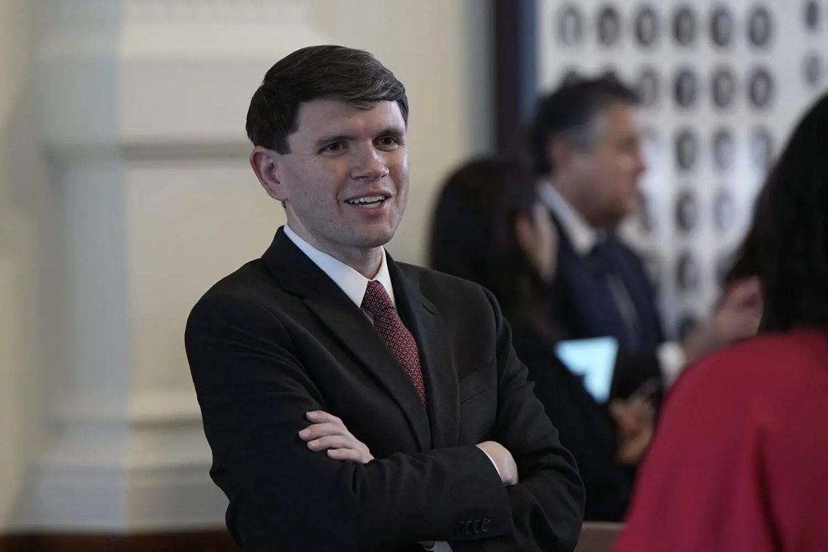 Political Polls tweet media