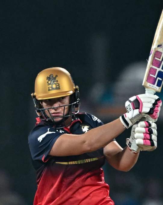 Nadine de Klerk keeping RCB in the game...