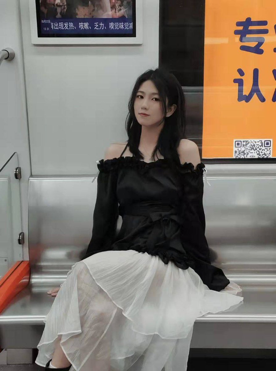 精品原图原档 tweet media