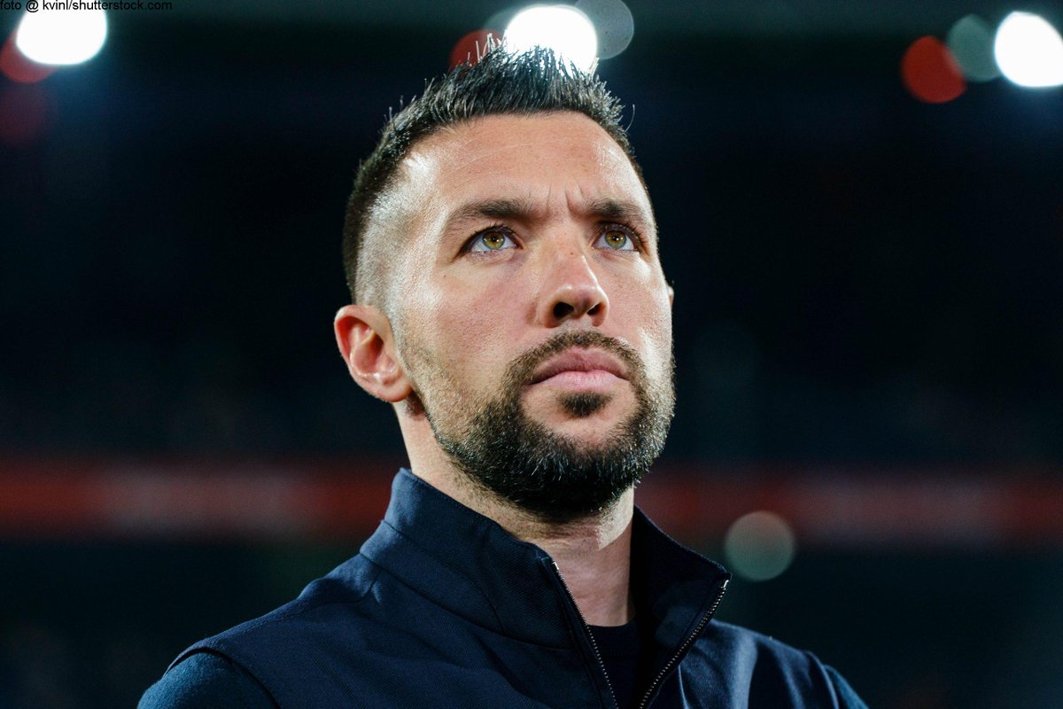 TweetVoetbal4U's tweet image. #Eredivisie #alax ‘Alex Kroes geeft opeens keihard af op Francesco Farioli’ dlvr.it/TQFpHy