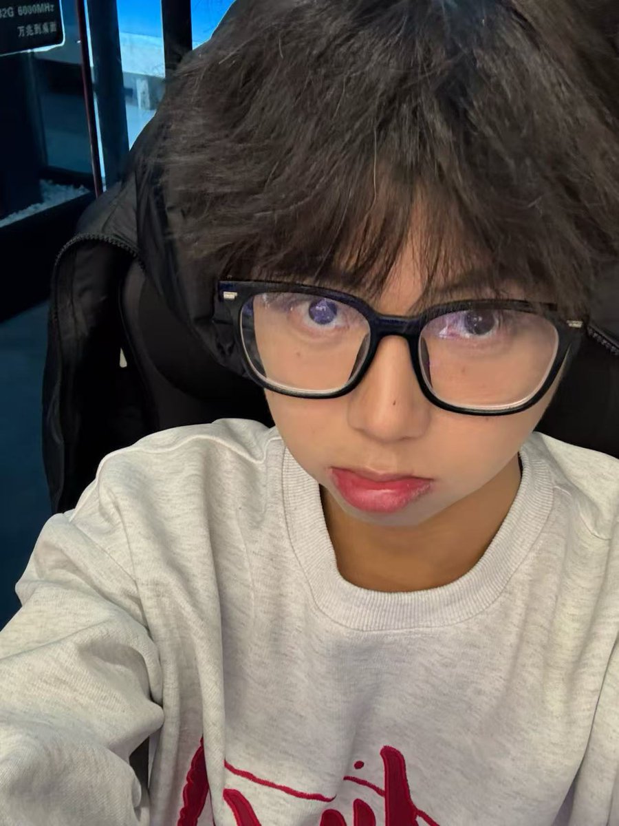 wbox0202's tweet photo. 不喜欢我的人没关系 多的是不喜欢我的 #小狗日记 #不是直男 https://t.co/4BeVHgFNWL