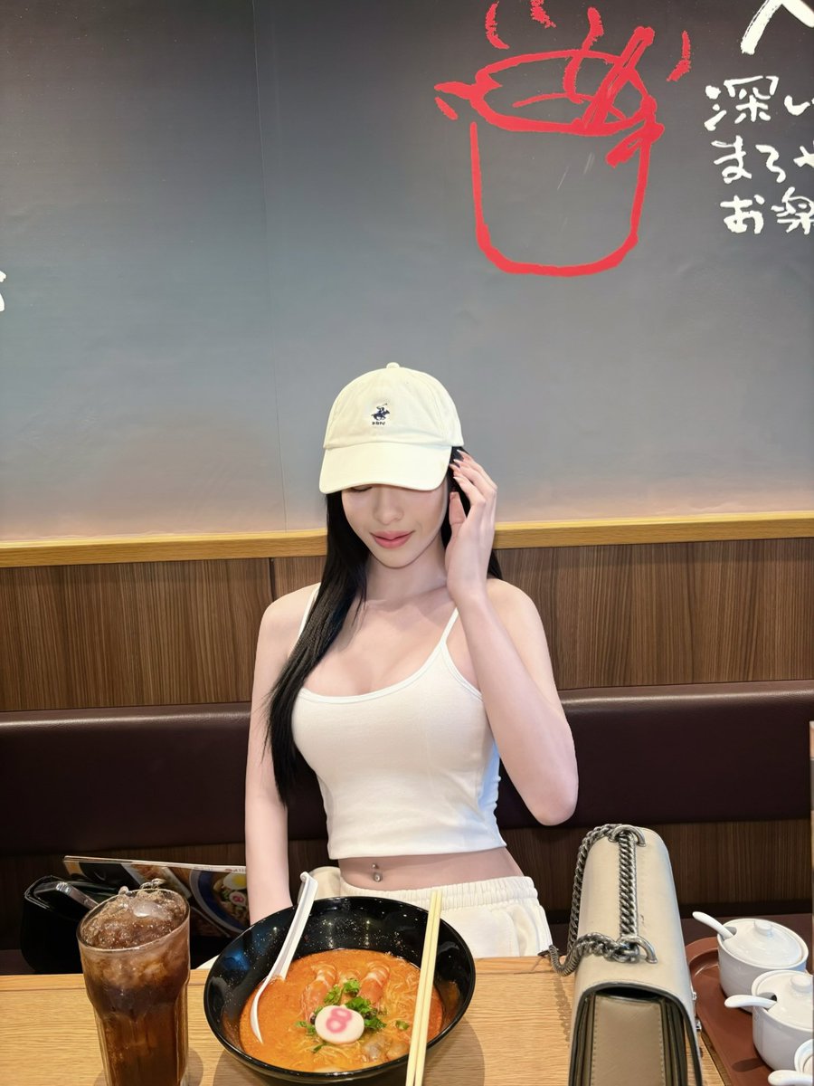 엷은 tweet media