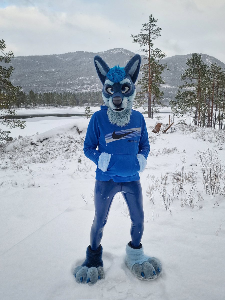 ChaserMcNub's tweet image. Litt koselig ♨️🧣

Norwegian for "a bit cosy"✨️