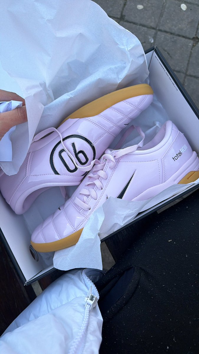 Chicos mañana tengo una gala de premios, 10 likes y aparezco con las totales