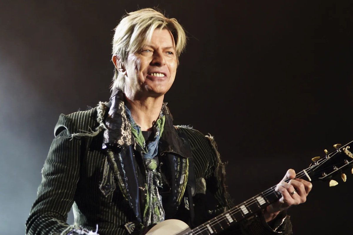 Ten years ago this month, David Bowie died just three days after releasing 'Blackstar.' 

Here’s a fantastic voyage back to Bowie’s seven last live appearances.
rollingstone.com/music/music-li…