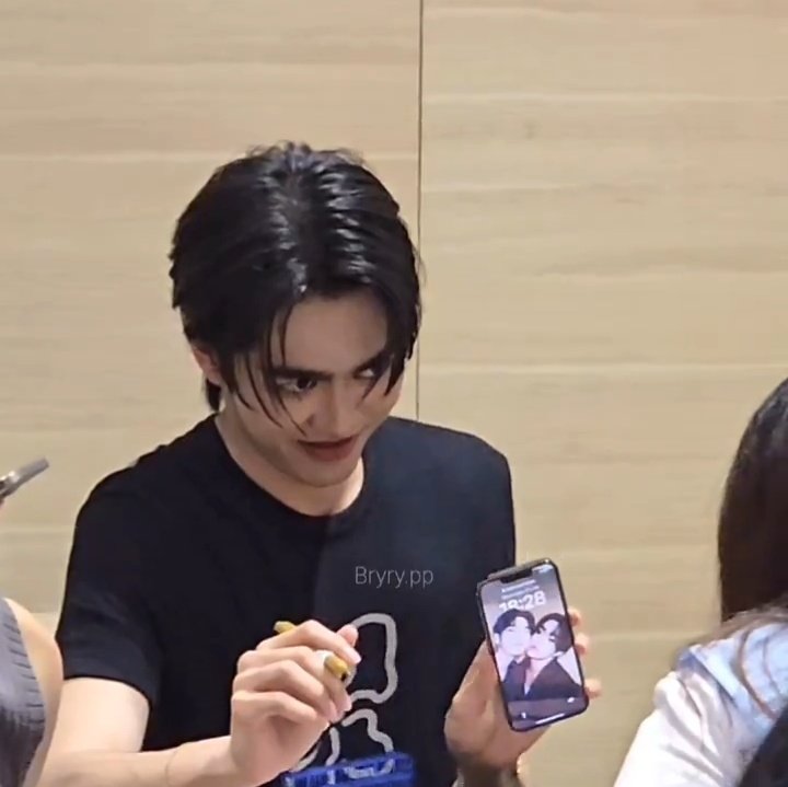 jellybyaou's tweet image. if you think you love aou, remember that boom loves him more