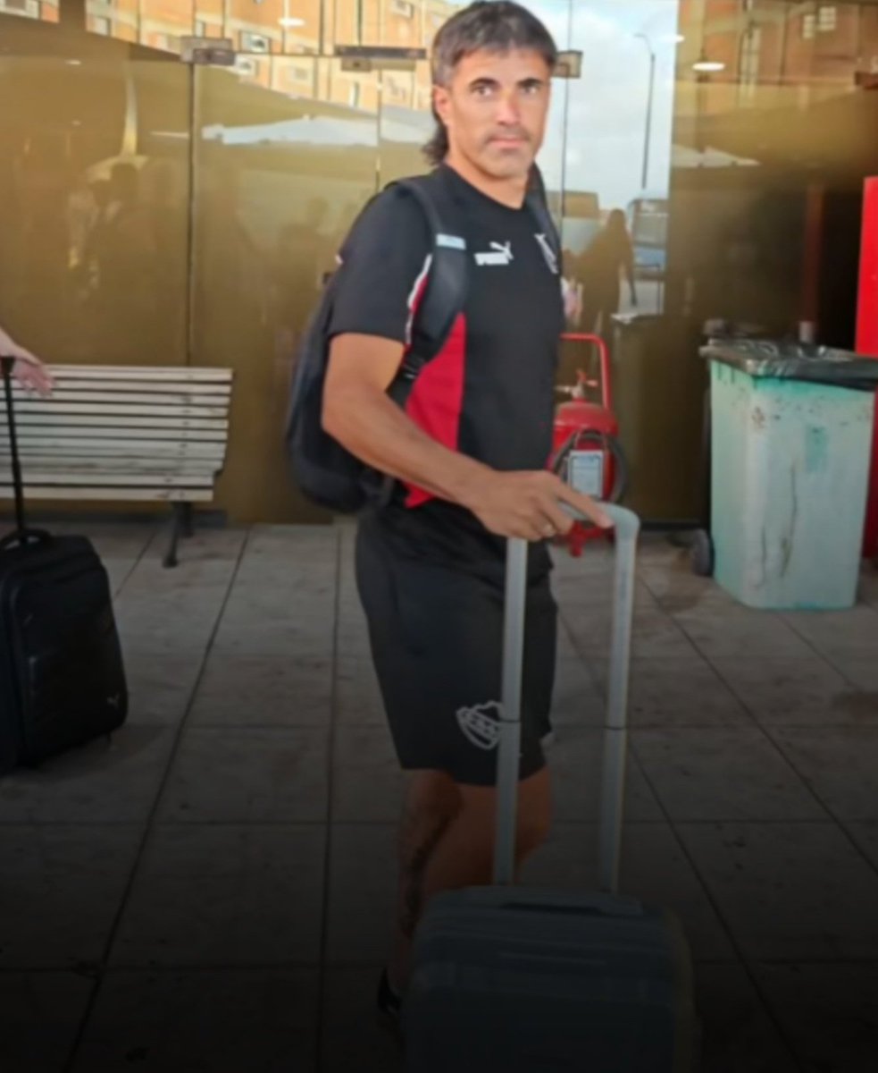 NahuSerranoCAI's tweet photo. Malcorra en #ComoTeVa "Me encantó la posibilidad, por eso no dudé. Estoy feliz de estar acá, en un club tan grande como es #Independiente. Es lindo que estén interesados en que venga, estoy disfrutando. En Central tengo muchísimos amigos, pasaron tres años hermosos. Ganamos muchas cosas, salimos campeones. Pero llega un momento que uno tiene que cambiar de aires, por eso mismo tomé la decisión de no seguir. Hay que aprovechar las oportunidades porque es lindo y ojalá así sea. Ojalá lo pueda ver y conocer al Bocha. Estar con Ángel fue algo increíble, hermoso. Conocer a esos extraterrestres es muy lindo. Pudimos hacer una buena relación de amistad. Para mí es de los mejores 3 argentinos de la historia, por todo lo que ha hecho. Es una persona muy humilde, muy sencilla. Tengo un grandísimo recuerdo"