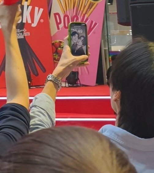 jellybyaou's tweet image. if you think you love aou, remember that boom loves him more