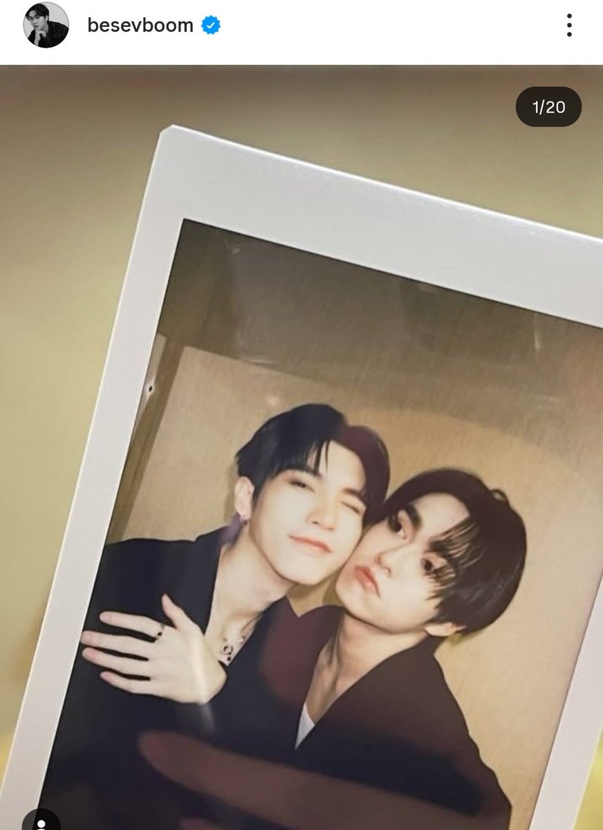 jellybyaou's tweet image. if you think you love aou, remember that boom loves him more